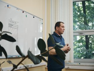 Иван Борисович Гнесин, кандидат технических наук, заведующий лабораторией материаловедения ИФТТ РАН. Фото: Елена Либрик / «Научная Россия»