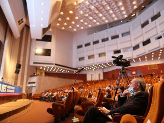 21 апреля - Второй день общего собрания РАН. Слушаем обращение президента России в прямом эфире. Фото: Николай Малахин, Николай Мохначев, Андрей Луфт