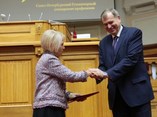 Торжественное заседание ученого совета Санкт-Петербургского Гуманитарного университета профсоюзов. Прямая трансляция