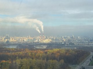 Москва, вид с Ленинских гор в сторону ТЭЦ-12 на  Бережковской набережной. Автор фото Наталья Чубарова