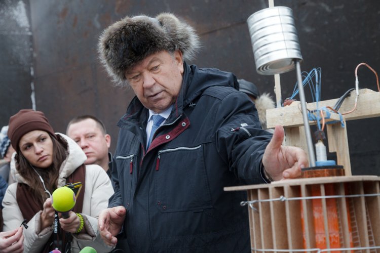 В Черноголовке зажгли сверхновую 