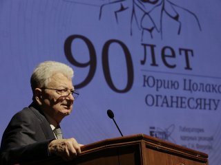 Научный руководитель Лаборатории ядерных реакции ОИЯИ, академик РАН Юрий Оганесян. Фото: Ольга Мерзлякова / «Научная Россия»