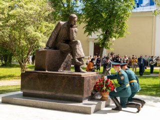 В Сарове открыт памятник Андрею Сахарову…