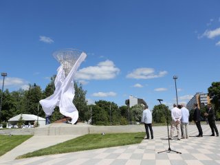 Открытие скульптуры "Сингулярность" в Черноголовке. Фото: Ольга Мерзлякова