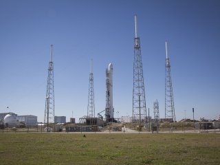 Старт ракеты Falcon 9 отменили за две минуты до пуска