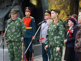 Торжественное открытие скульптурной композиции…