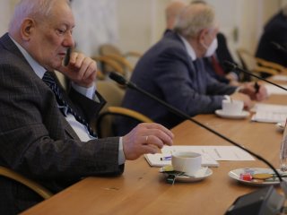 Встреча президента РАН Г.Я. Красникова с академиками-секретарями отделений. Фото Елены Либрик / Научная Россия