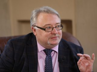 Вадим Владимирович Полонский − доктор филологических наук, член-корреспондент РАН, директор Института мировой литературы им. А.М. Горького Российской академии наук