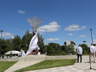 Открытие скульптуры "Сингулярность" в Черноголовке. Фото: Ольга Мерзлякова