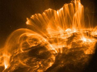 Модель космической погоды показывает магнитное поле солнечных бурь