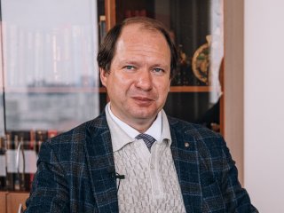 Сергей Александрович Афонцев − член-корреспондент РАН, заместитель директора по научной работе ИМЭМО РАН