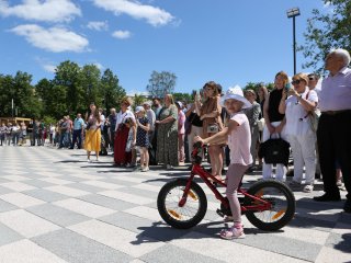 Открытие скульптуры "Сингулярность" в Черноголовке. Фото: Ольга Мерзлякова