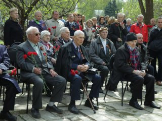 Возложение цветов ветеранами РАН