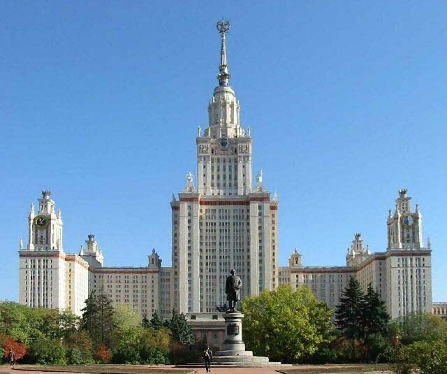 МГУ — в десятке лучших университетов стран БРИКС, СПбГУ и НГУ на 20-м