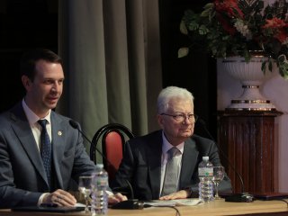 Академики Григорий Трубников и Юрий Оганесян. Фото: Ольга Мерзлякова / «Научная Россия»