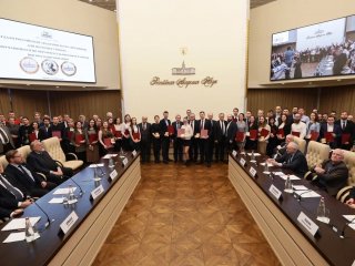 Лауреаты медалей и премий Российской академии наук. Фото: Николай Малахин /«Научная Россия» 