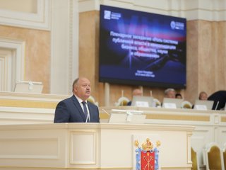 Заседание «Роль системы публичной власти в консолидации бизнеса, общества, науки и образования» Международного Невского форума. Фото: Анастасия Хисамова / Президентская академия в Санкт-Петербурге