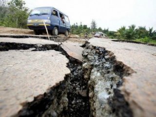 Твиттер помогает во время землетрясений