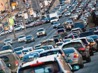 В больших городах в выходные холоднее, чем в будни