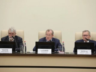 Президиум РАН утвердил распределение обязанностей между вице-президентами академии и главным ученым секретарем. Фото: Елена Либрик / «Научная Россия»