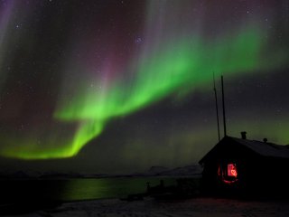 Две женщины пережили зиму в Арктике ради гражданской науки